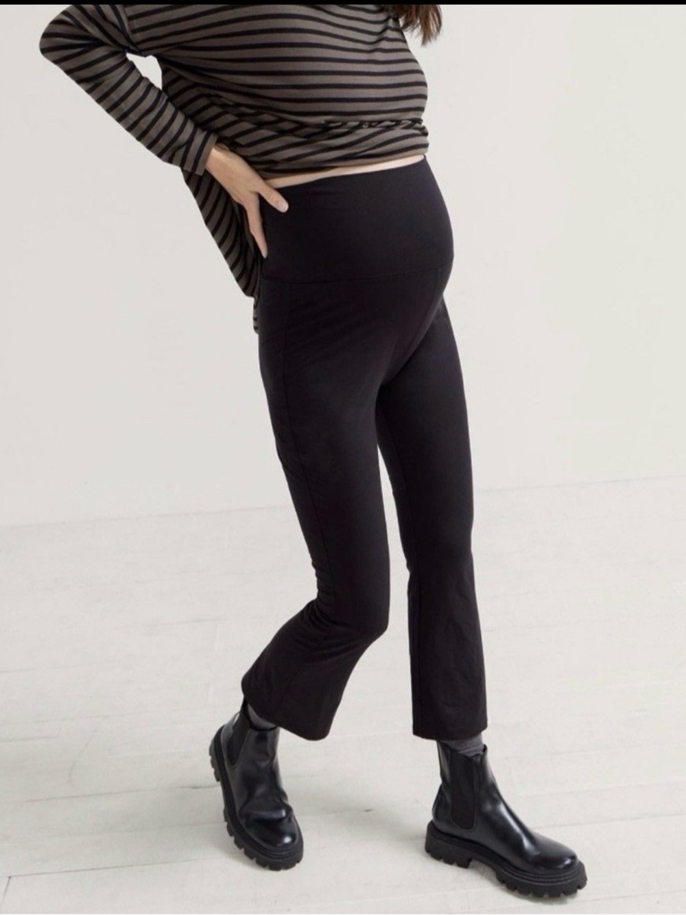 Hatch The ultimate Before, During & after Crop Flare Small in Black Maternity